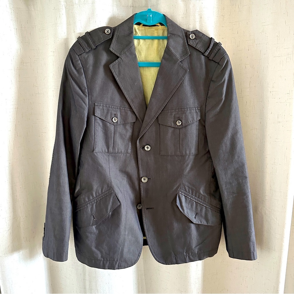 Men’s size M (fits like size 38)Voodoo Guru blazer, gray